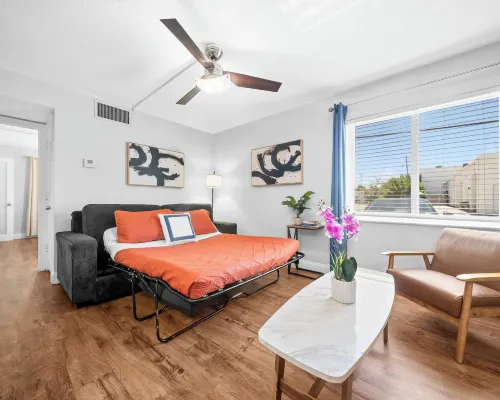 The Victor Apartments by Lowkl Hotels in Oakland Park