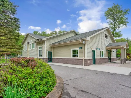 Comfortable Home in Pocono Resort Community