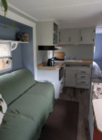 Cozy Tiny Home in Charming Bristol VT, Close to Major Ski Areas Free Ski Voucher