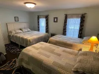 Beautiful House and Yard, Stunning View, 120' Lakefront, Covered Front Porch Hotels in Barrington