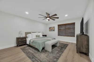 NEW! Gorgeous 3-Bedroom Oasis w/Pool