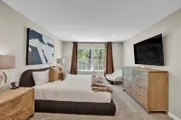 Luxury Pocono Mountain Retreat - 4 Bedrooms - Community Pool and Lake