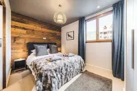 Modern, spacious apartment in the centre of Morzine near the ski lifts.