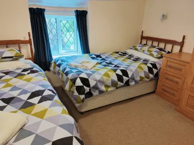 Croft Cottage, 3 bedroom cottage, woodland setting, close to beaches