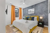 Exclusive, Luxury Retreat in Columbus, Hot Tub, Rooftop Deck, Sleeps 12