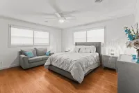 Gorgeous Lake House with Game Room featuring Breath-taking Views of Norfolk Lake