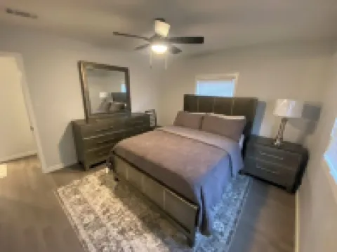 Charming 3-bedroom, newly renovated modern decor home in Akron,Goodyear Heights