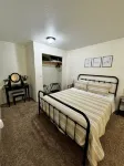 Cozy 2-bedroom with WiFi, Aurora viewing, central location in Fairbanks