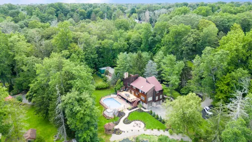 Private Pool, Hot Tub and Scenic Waterfront Views - Luxurious Retreat