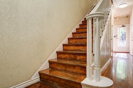 The Madison - San Antonio Riverwalk - Downtown - Convention Center Отели рядом с достопримечательностью «Сан-Антонио Ботаникал Гарден»