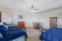 AMAZING FARM RENTAL! CLOSE TO GRAND PARK!