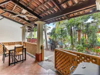 Colorful & Private 2-Bedroom Condo Just a Short Walk from the Beach Hotels in Coco