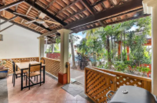 Colorful & Private 2-Bedroom Condo Just a Short Walk from the Beach