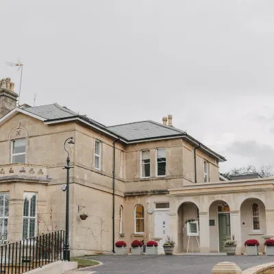 Tyndall Villa Boutique B&B Отели рядом с достопримечательностью «Римская баня»