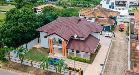 Ashanti Heritage Lodge Отели рядом с достопримечательностью «Patasi Market»