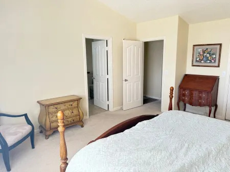 Emerald Isles-close to the beach