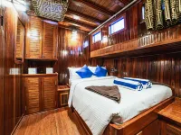 Akoya Pearl Hotels near Vakarufalhi