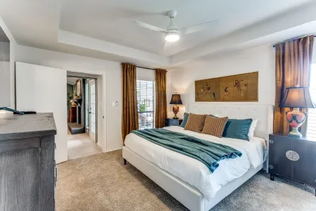 Cozy Designer Family Home Arcade, Park, Tennis, Trails, Pickleball and King bed Отели в г. Аллен