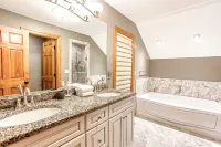 Walking Distance to Wisp. Spacious, 4-bedroom home in the heart of Deep Creek. Hotels in McHenry