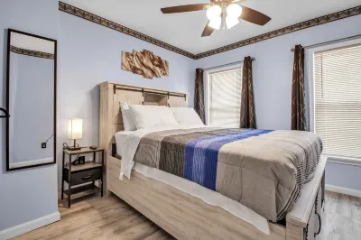 Charming 3-Br House in lovely Buffalo with AC, WiFi & Free Parking Richardson Olmsted Campus附近的飯店