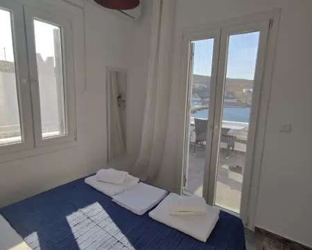 Alos Seafront Gem - Loutra Seaview Escape Hotels in Kythnos