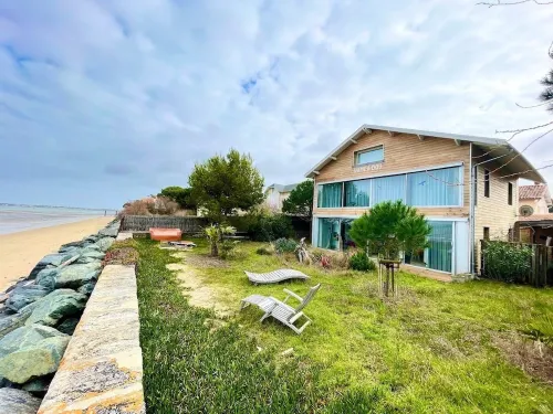 Unique villa with direct beach access, shops on foot. Hotels in La Tremblade