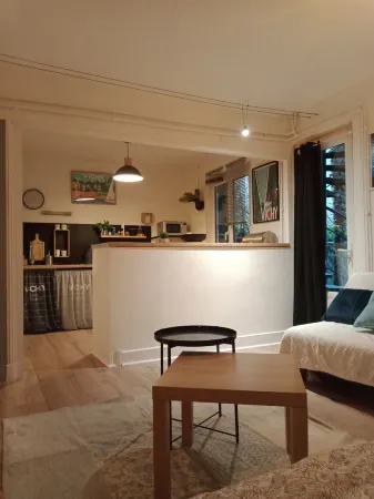 Super studio on garden level Отели в г. Виши