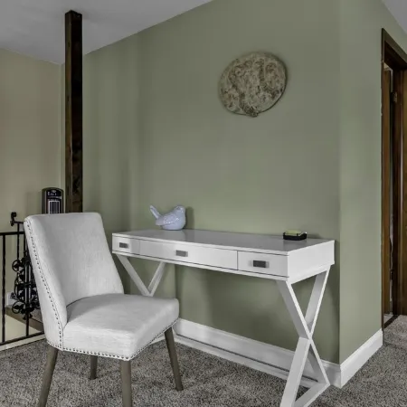 Tasteful loft, work-friendly