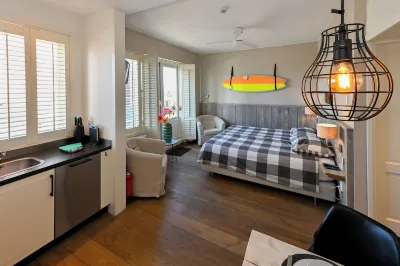 Beautiful studio with balcony and sea view Hotels near Racesquare Circuit Zandvoort