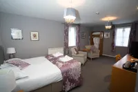 Sturdys Castle Hotels in Woodstock