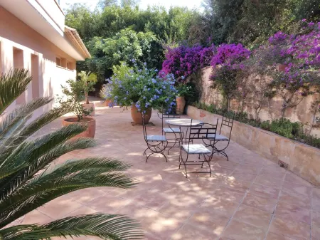 Exceptional Private Villa with Sea Views - large pool and designer paved gardens Отели в г. Багур