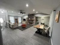 Modern style home! By hobby airport and Nasa. Full kitchen and strong WIFI . Hotels in der Nähe von Space Center Houston