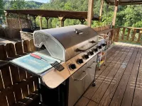 Get off-grid at lakefront Cabin at Sawmill Branch