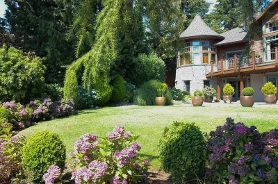 Garden Guesthouse at Lakefront Manor 레드 스퀘어 주변 호텔