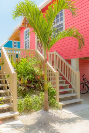 Coral Cottage at Low Caye Cottages 1 of 4 great cottages Отели рядом с достопримечательностью «Сплит»