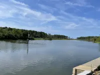 WATERFRONT*SEMI-PRIVATE BEACH*KING BD* DUAL DESK WORKSTATIONS* BLAZING FAST WIFI