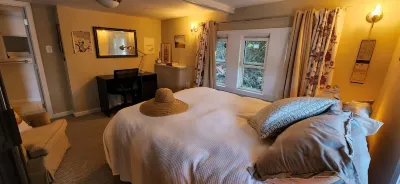 Steps from Marina, beach, restaurants! Hotels in 