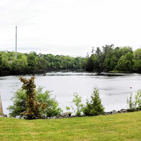 River View by the Border, stylish cozy centrally located in downtown St Stephen!