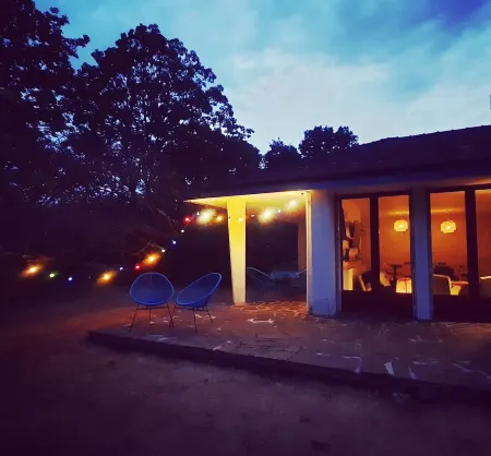 BerrySprings, the pool villa in the middle of the fields Отели в г. Аржи