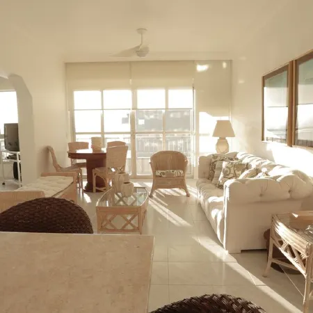 Beautifully Decorated Apartment! Maulf Hill - Ocean View! 150m2