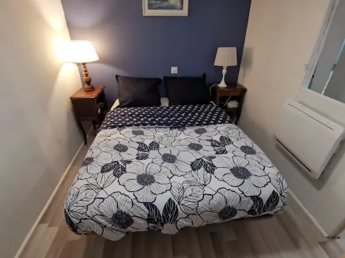 Attractive F2 souplex apartment with free PARKING, small garden and terrace Hotels in Melun