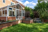 Peterborough Contractors,6Beds,2Baths,Free Parking6 Hotels near Christ Church in Orton Goldhay