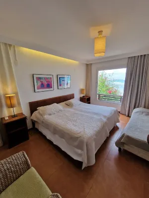 4 Bedroom Beachfront Dream Villa - Rooftop Pool - Praia de Pipa Hôtels à : 