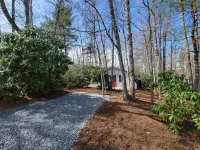 Blue Ridge Mountain Cottage~1 minute from Parkway!