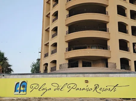 Luxury One Bedroom Condo Steps away from the sea of Cortez.Private and Secure.