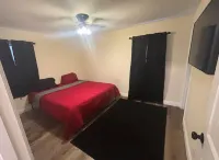 Charming 3-bedroom house with WiFi and AC in Titusville Các khách sạn gần Villas At La Cita Condominium Association