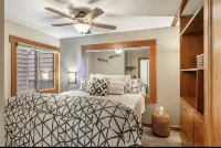 Northstar Ski In/Ski Out condo! Walking distance to the Village Hotels near KT-22