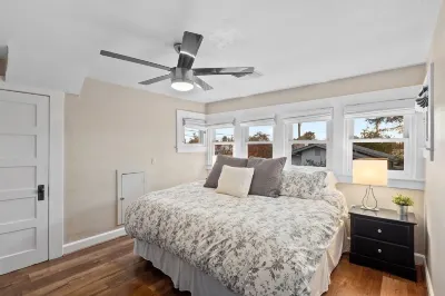 Home in the Heart of Midtown Sacramento!