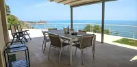 The swimming villa with pool