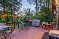 Cabin on Dale Hollow - Park your boat on shore and walk up to the cabin. Hotels in Clinton County